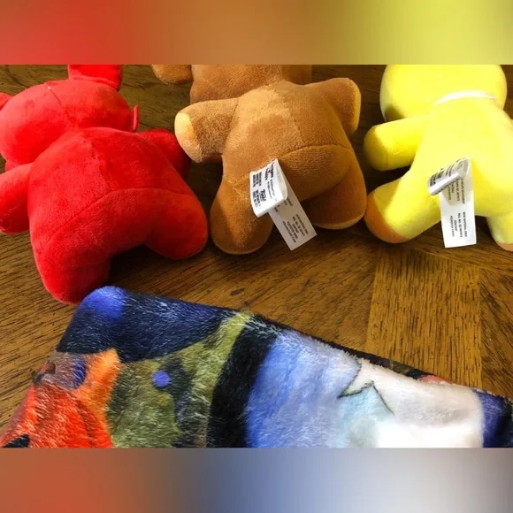 *SOLD* Five Nights At Freddy’s Blanket & 3 Plushies - Picture 6 of 7
